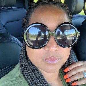 Meet your Posher, Erica